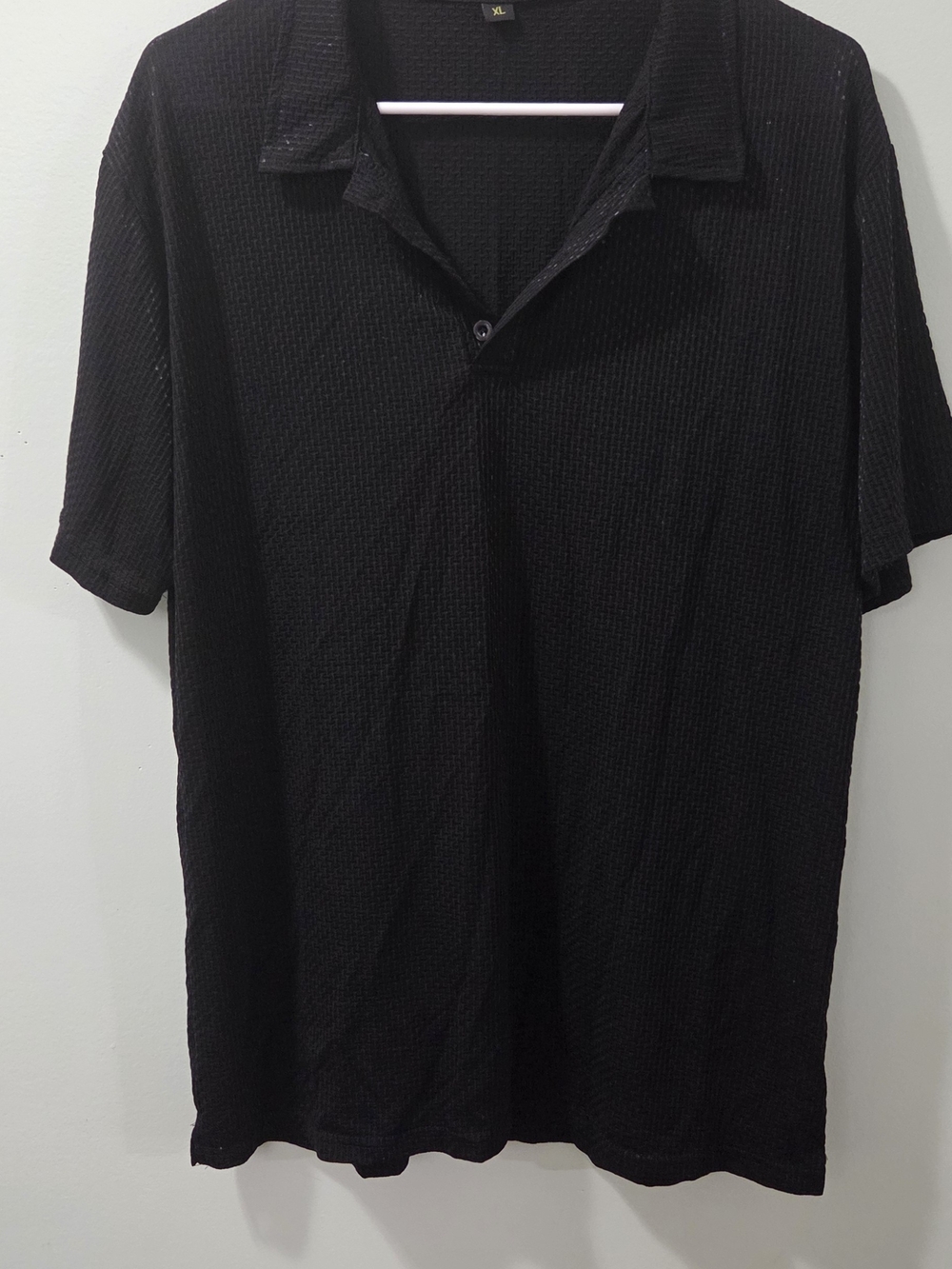 Men's Textured Black Short-Sleeve Polo